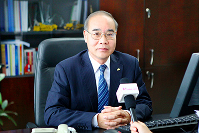 张秀文董事长在接受中国山东网专题采访时，就公司践行“厚道鲁商”倡树行动进行回答，介绍了918博天堂把“仁义、诚信、厚道”的文化精髓融入到生产经营的全过程的典型做法和“诚敬做产品，诚信做企业”的经营理念，在工程机械行业树立起了“厚德坚韧”的山东国企形象